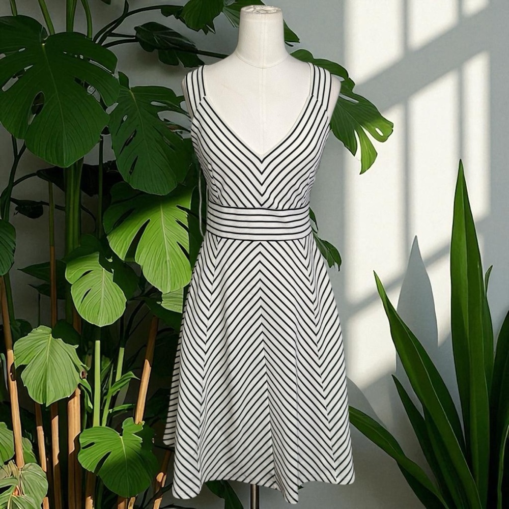 ADRIANNA PAPELL Striped Ottoman Sleeveless Dress White / Black